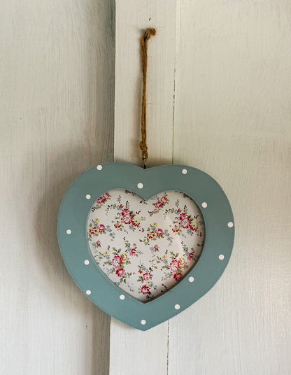 Mini heart frame